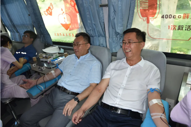 濃情熱血 獻(xiàn)禮祖國(guó)—“致良知”重山在行動(dòng)